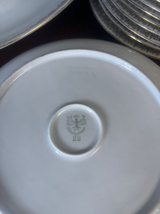 Продам сервиз посуды