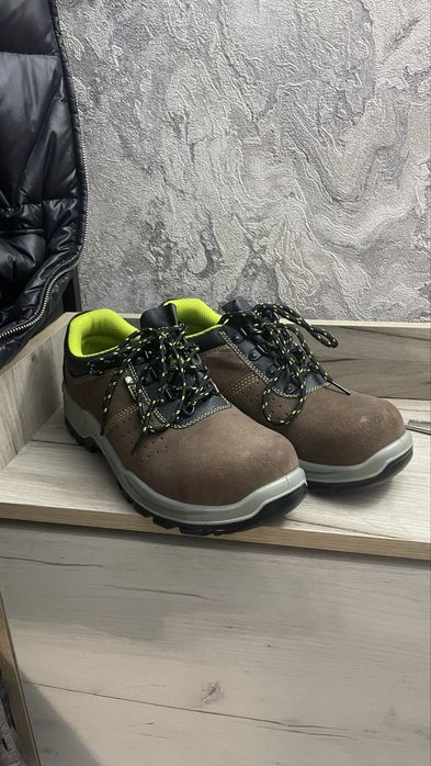 Продам спецобувь