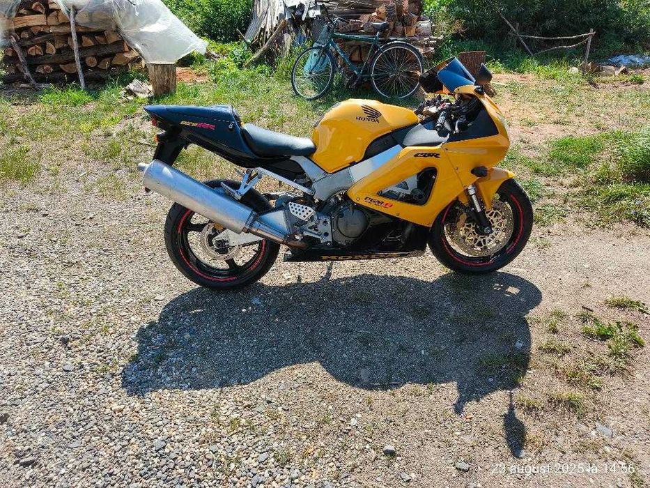 Vand doua Honda  CBR