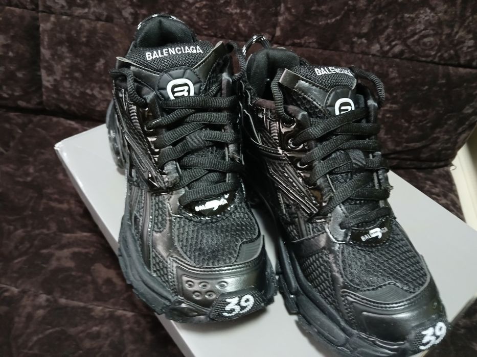 Кроссовки демисезонные