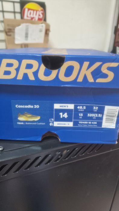 Adidasi brooks cascadia 20, marimea 48,5