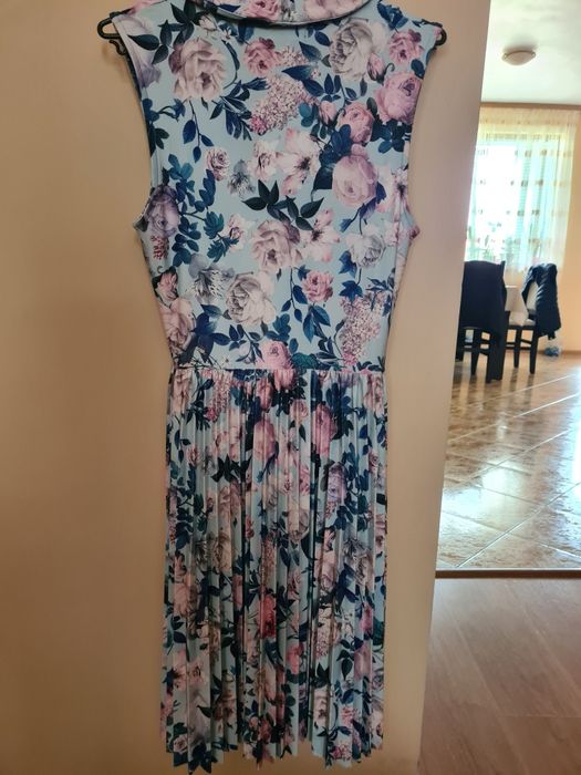 Рокля Mohito флорален принт