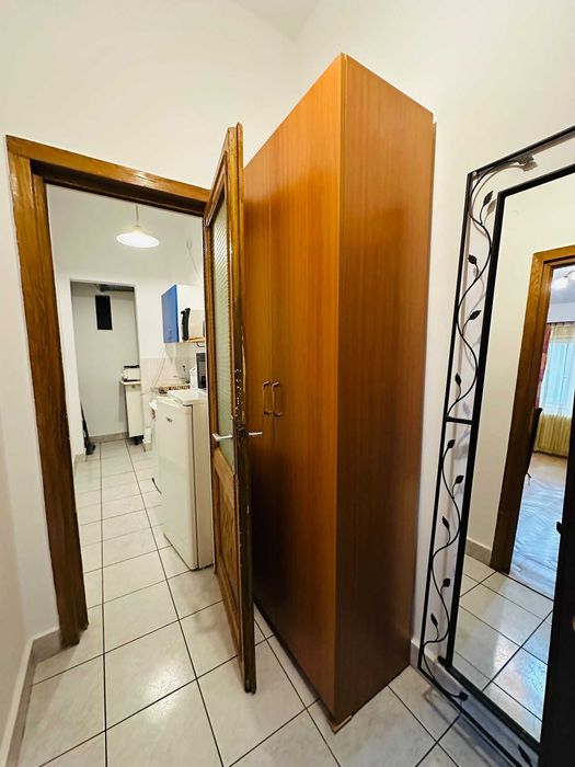 Universitate-Metrou, Inchiriere Garsoniera spatioasa, mobilata/utilata