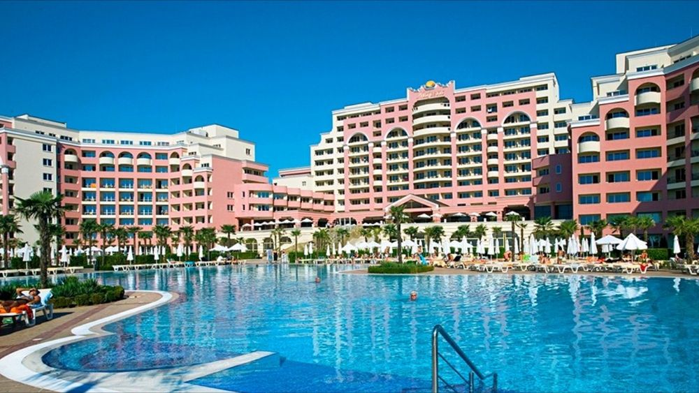 Продава се Тристаен апартамент в к.к. Слънчев бряг - 97 кв.м за 579 €/кв.м - Снимка #1