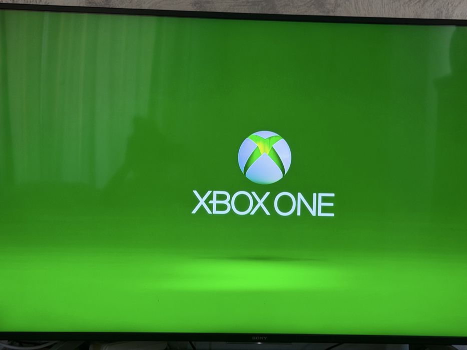 Xbox One 500 GB + 2 console + 20+ jocuri
