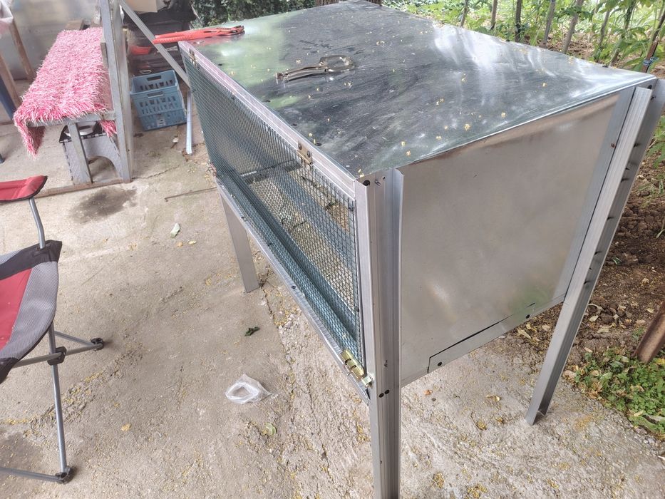 Клетка за пилета, зайци гълъби