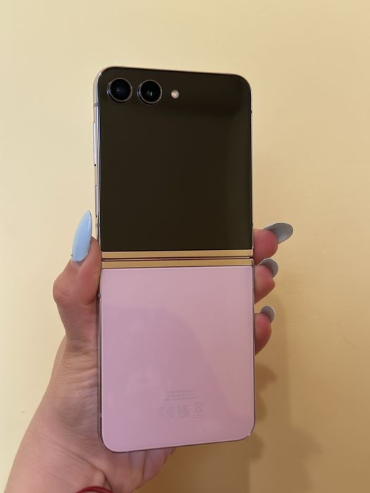 Samsung Galaxy Z flip 5 256GB Purple
