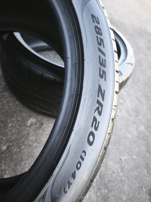 285-35- R20 pirelli p zero