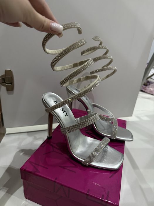 Эффектные каблуки на шпильке