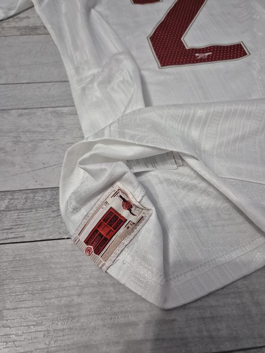 Tricou nou Arsenal - Saliba