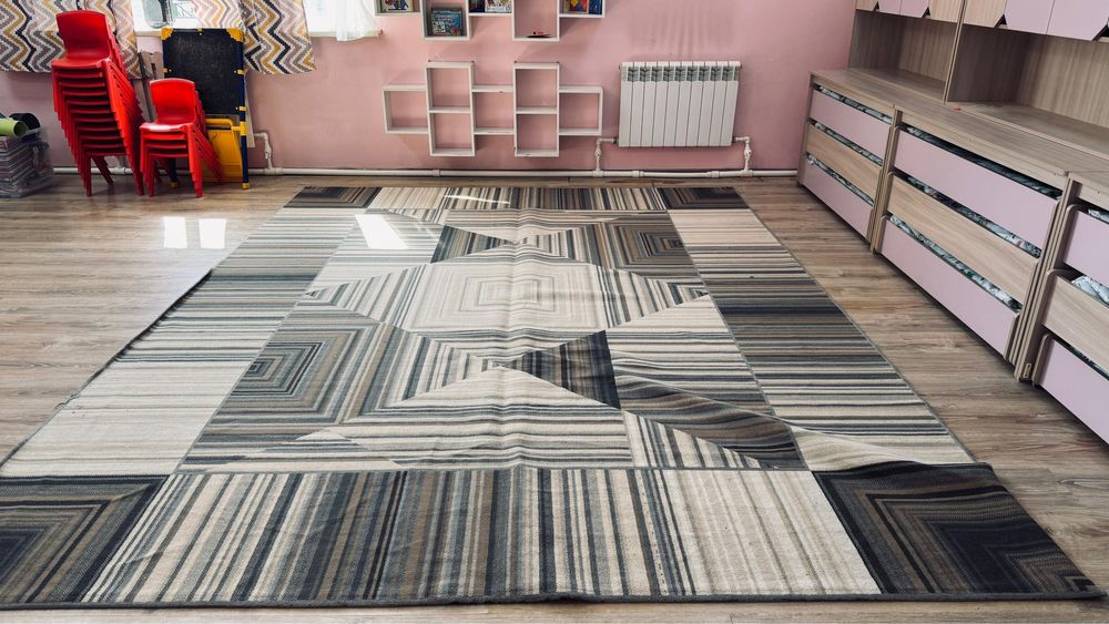 Продаю ковер 3/4 срочно