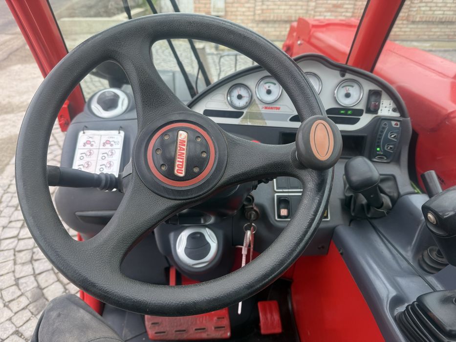 De vanzare sau da inchiriat Incarcator telescopic Manitou