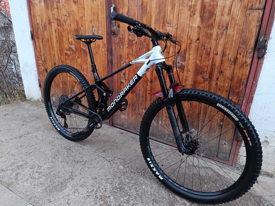 2025 Mondraker Raze