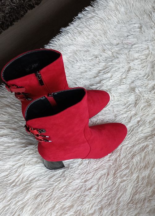 Cizme elegante cu toc de 7 cm