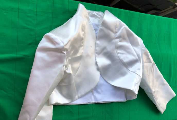 Сватбена рокля Lillian West -- бутикова, високо качество