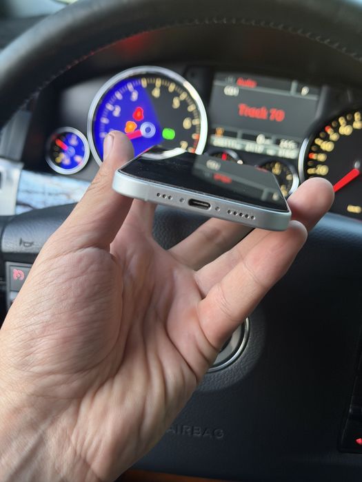 Iphone 16 , официальный