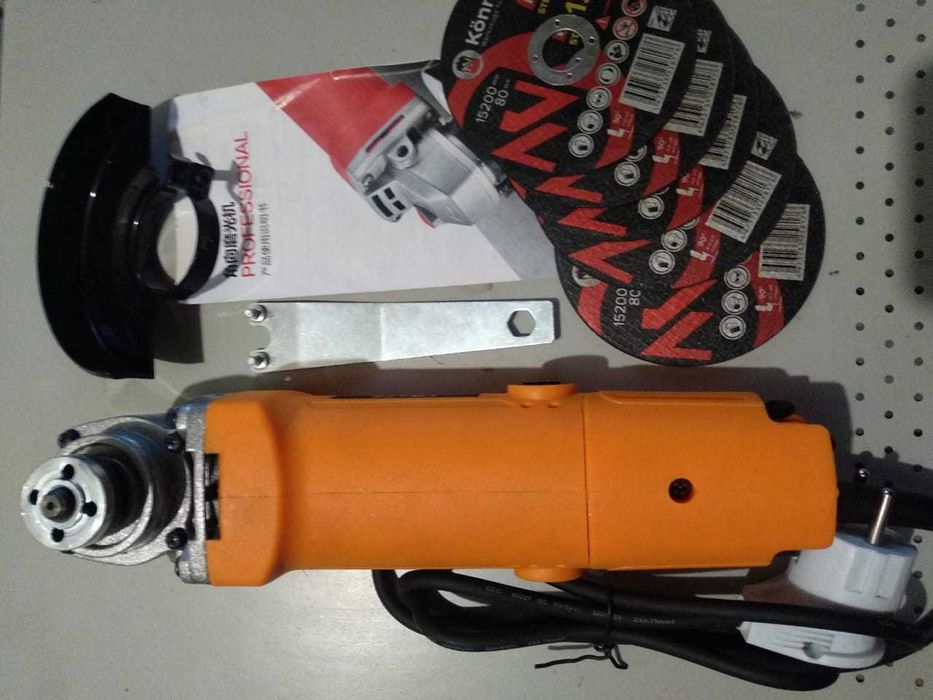 Болгарку продам новую