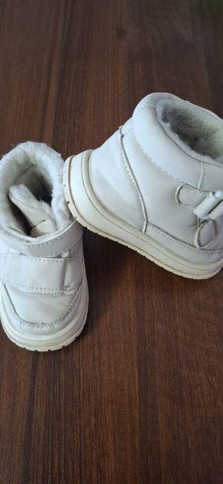 Продам детскую обувь