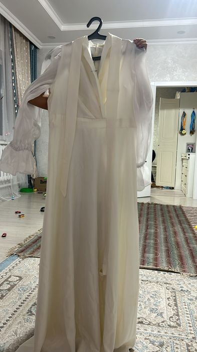 Продаю платье для женщин