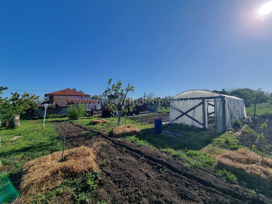 Едноетажна къща с мазе в с. Винарско, обл. Бургас