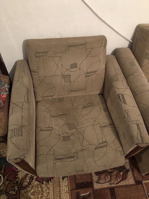 Bir ulken divan 2 kresla jagdayi jaksi