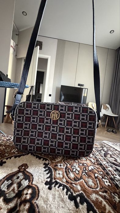 Сумка tommy hilfiger