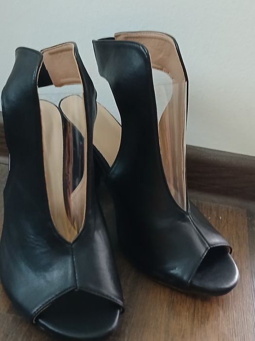 Елегантни обувки с висок ток 41 номер
