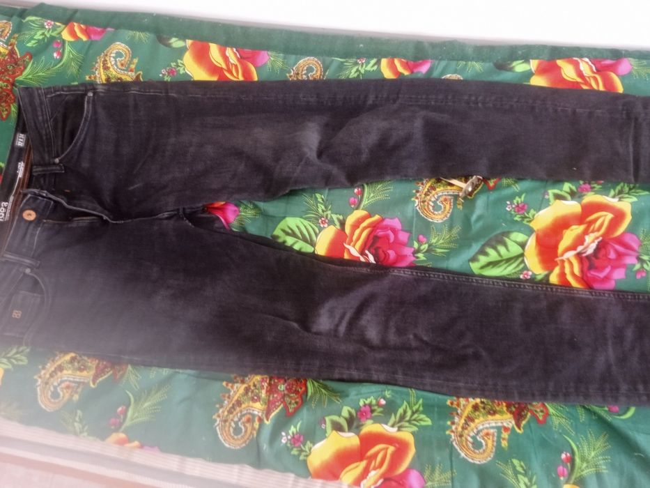 Джинсы 32-34 размер