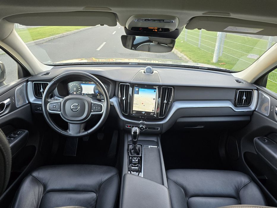 VOLVO Xc 60,Tractiune 4x4,BI-Xenon,Int.Piele Carlig Electric Manual.