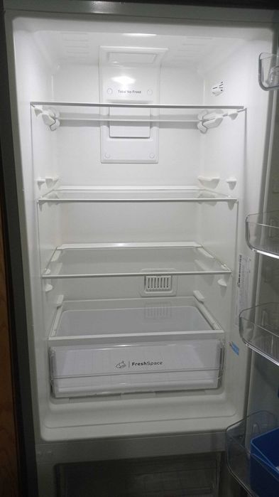 Продается холодильник Indesit