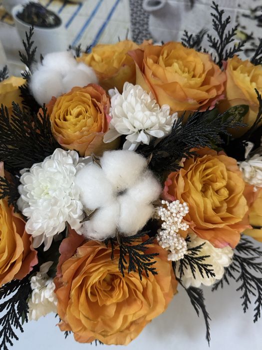 Цветы в Корзинке - Розы, Хризантемы