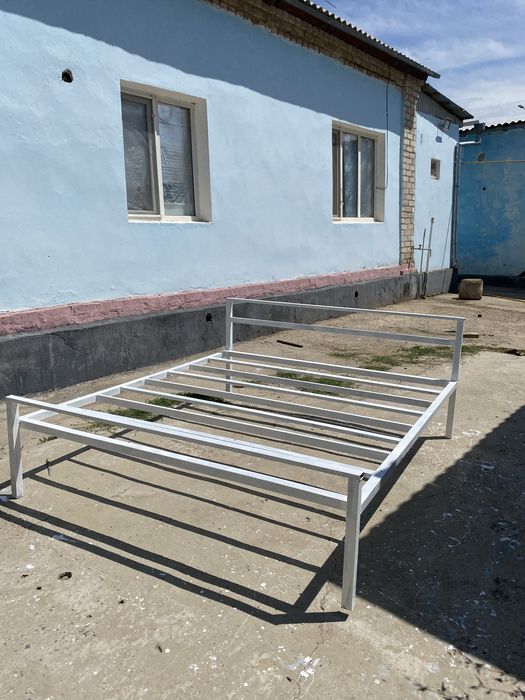 Кровать из железо