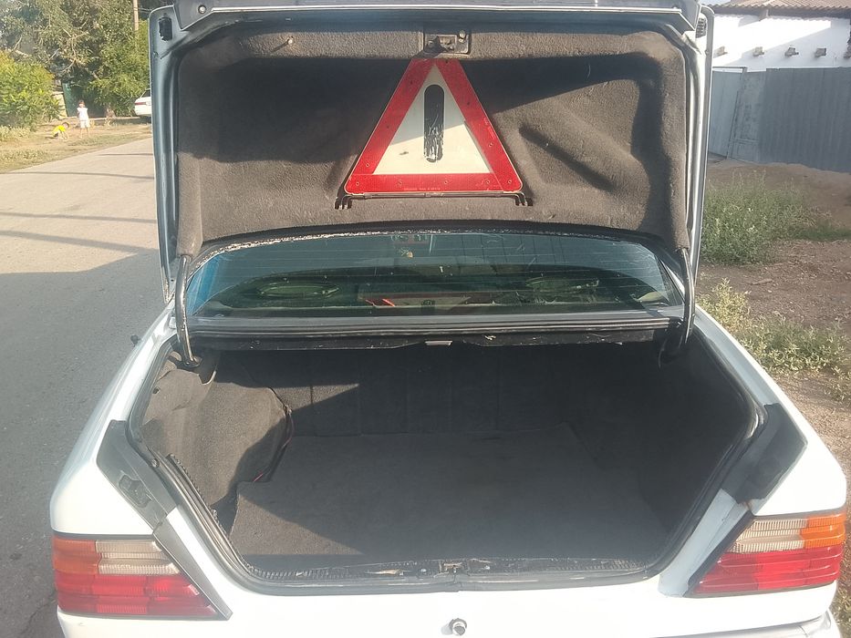 Mercedes-Benz W124 срочьно