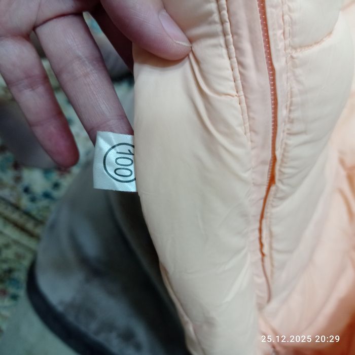 Продам демисезонный комбинезон для девочек