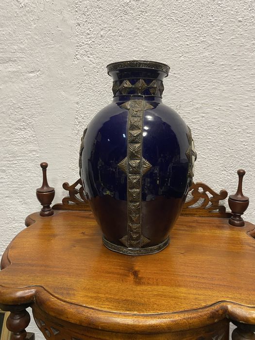 Мароканска синя керамична ваза с месинг и кост, 1930 1950