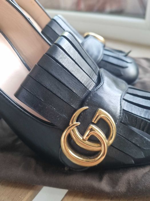 Оригинални Gucci Marmont – Черна кожа, с ресни и златисто лого отлично състояние