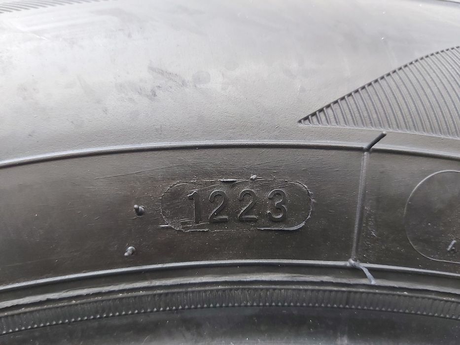 Автомобилни гуми 215 60 17 Aoteli