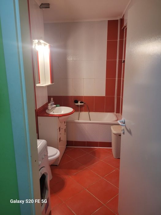 Apartament de inchiriat cu  3 camere etaj 4 ,LIFT  pe strada munteniei