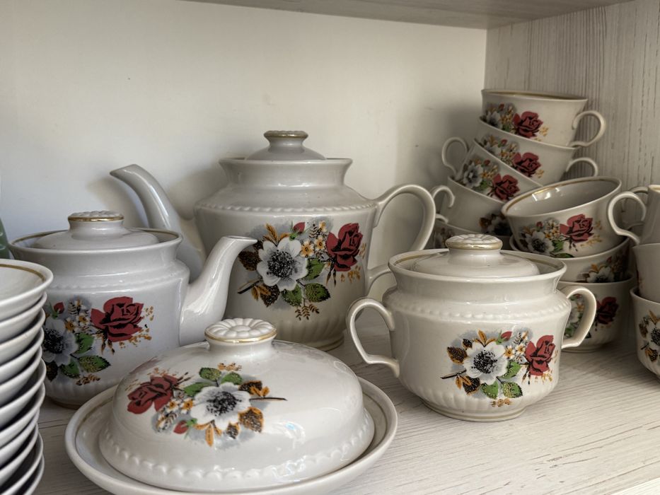 Продам 12 персон