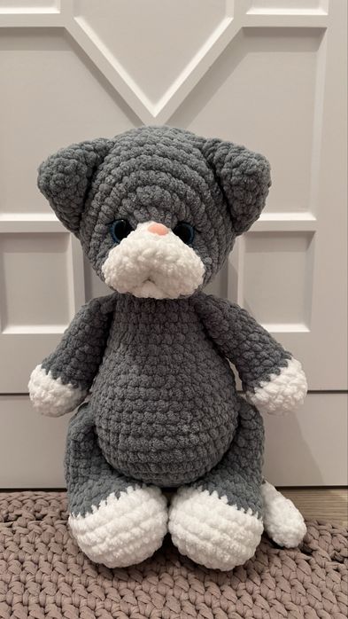 Котенок вязаный.