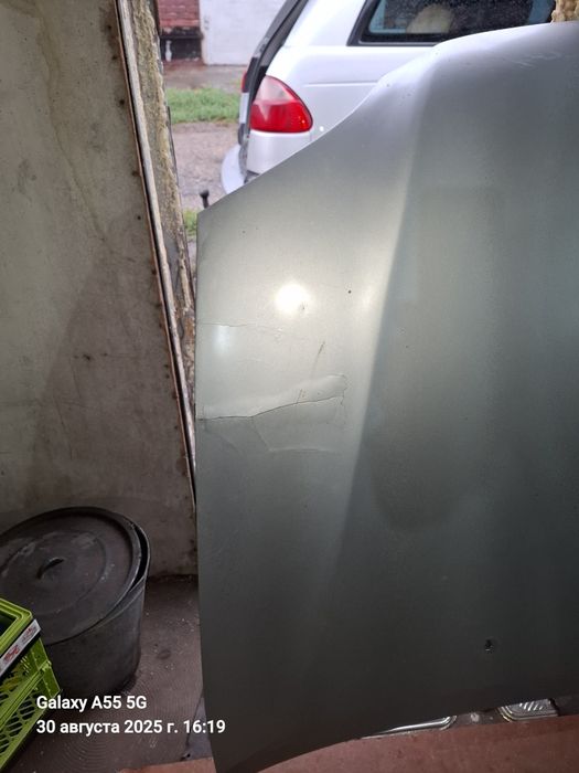 Капот и бампер на тойота авенсис