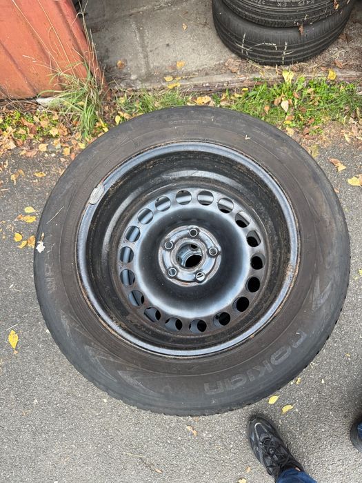 Roti tabla 16inch Tiguan 205/60/16 Nokian IARNA Dot3520