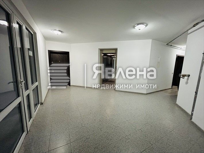 Продава се Тристаен апартамент в Варна, Левски - 111 кв.м за 1856 €/кв.м - Снимка #8