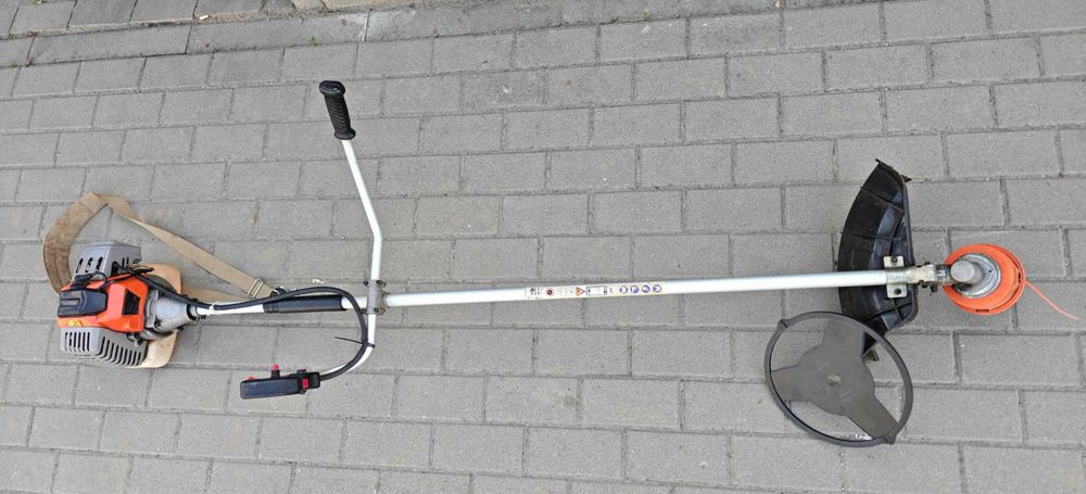 Motocoasă portabilă pe benzină