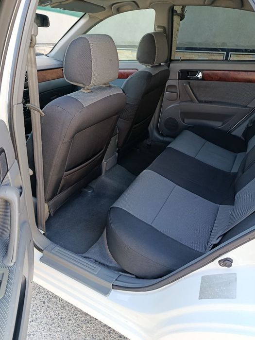 Jentra 3-pozitsa oq rangda aftamat