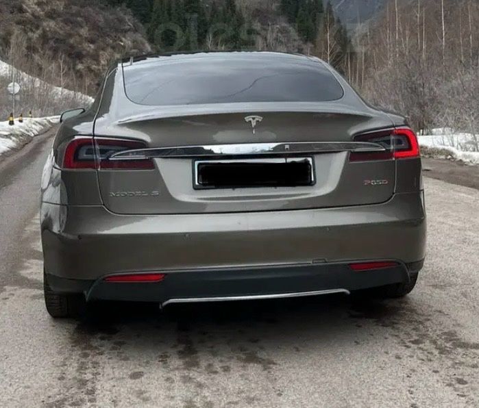 Tesla Model S P85D Тесла