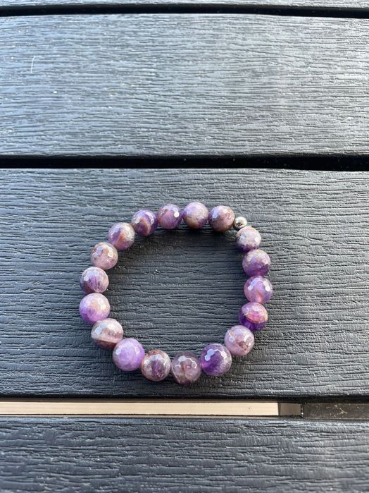 Гривни от естествени камъни