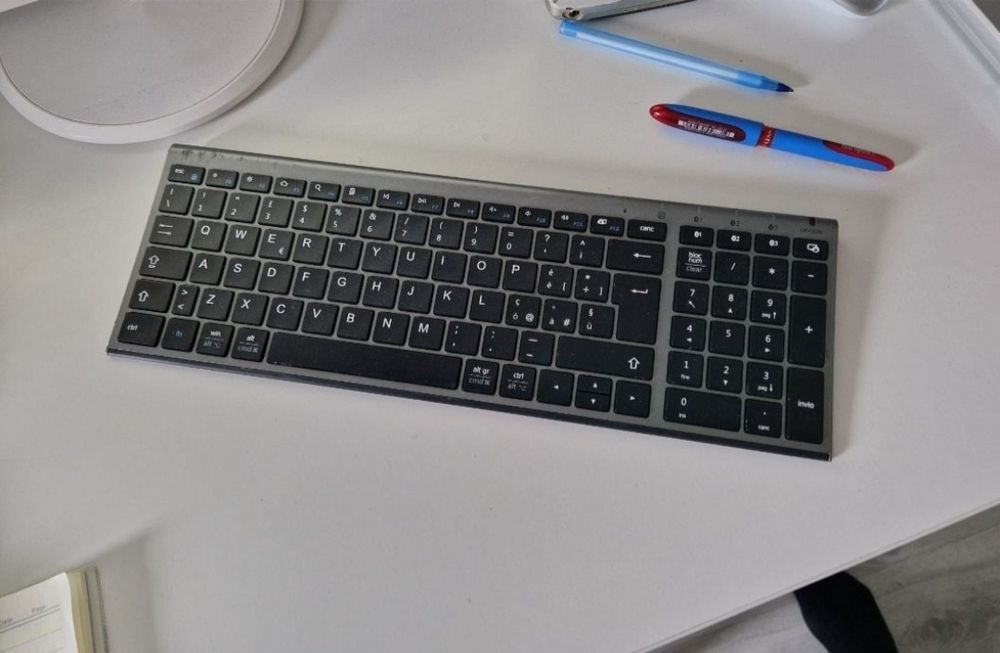 Tastatura Bluetooth perfect funcționala