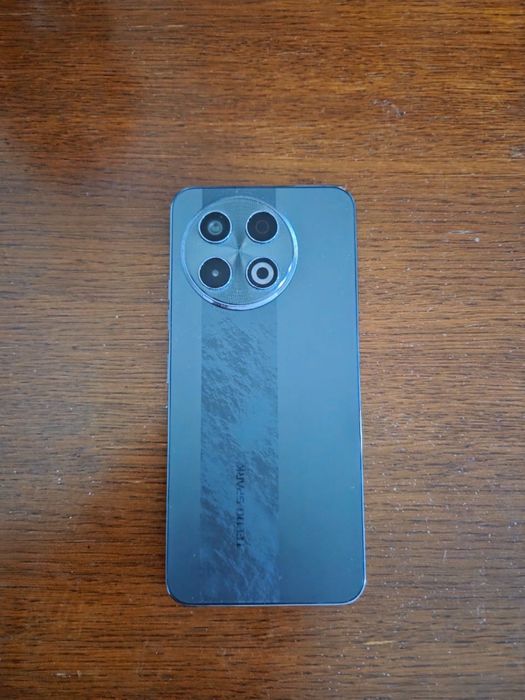 Продам новый телефон Techno Spark 30 Pro 256gb