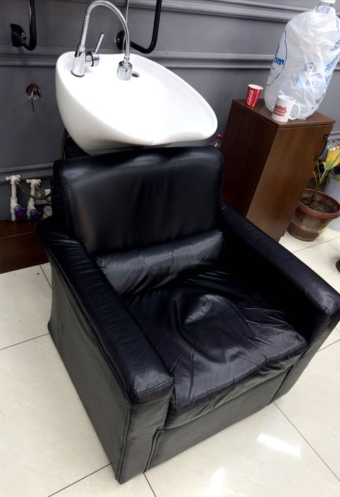 Парикмахерская мойка (кресло с раковиной)
